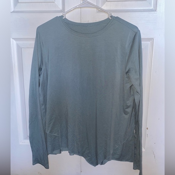 Lululemon sweetest day asymmetrical long sleeve 🩵 - Picture 4 of 6